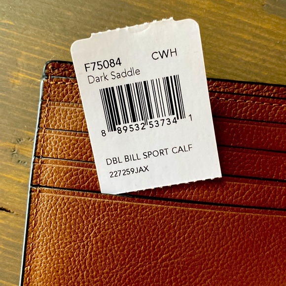 Coach wallet brand new never used. Original box and tag. - Picture 5 of 5